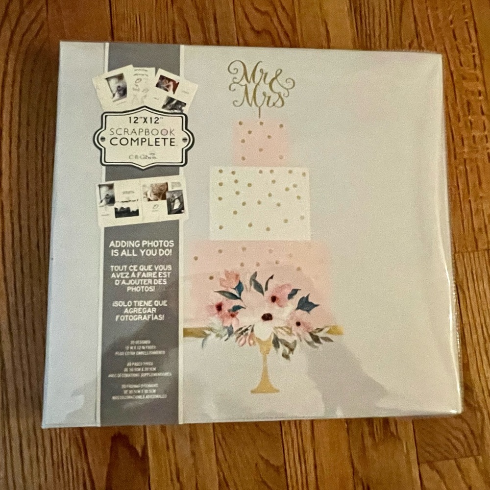NWT Glitter & Gold Foil Wedding Scrapbook